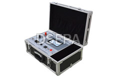 避雷器放電計數(shù)器測試儀側(cè)面